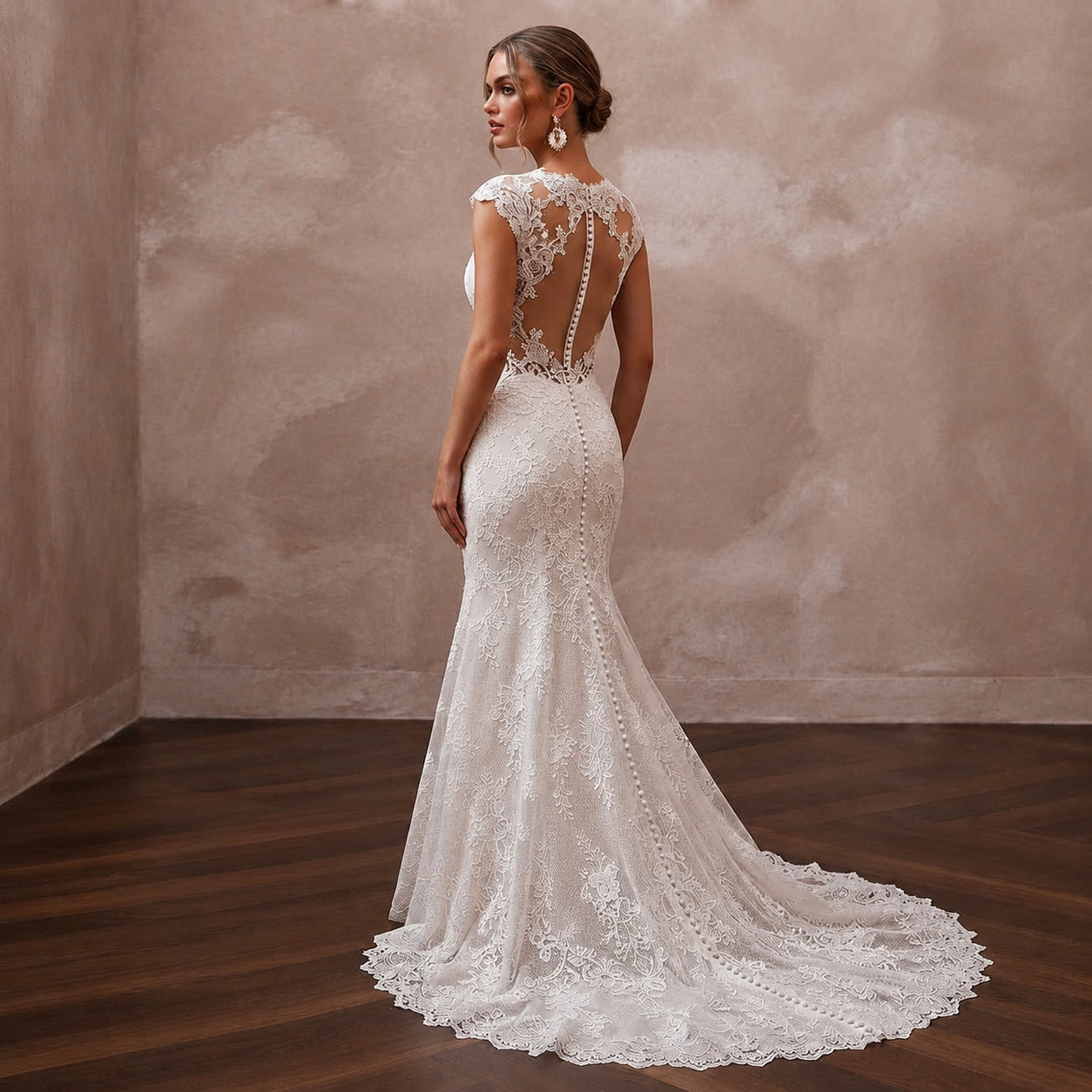 Vintage Lace Trumpet Wedding Dress with Open Back Secondary image
